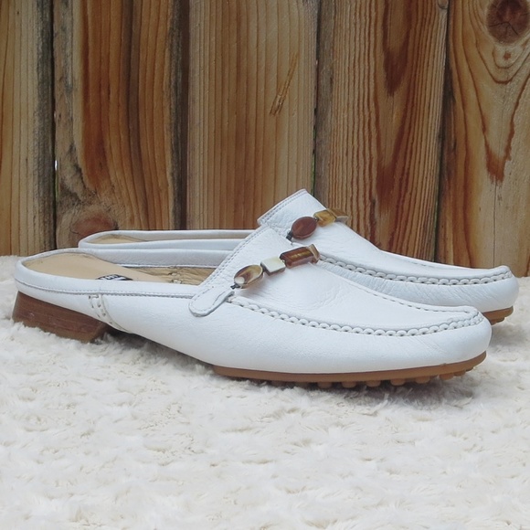 Stuart Weitzman Shoes - *Stuart Weitzman*8*White Leather beaded Mules*